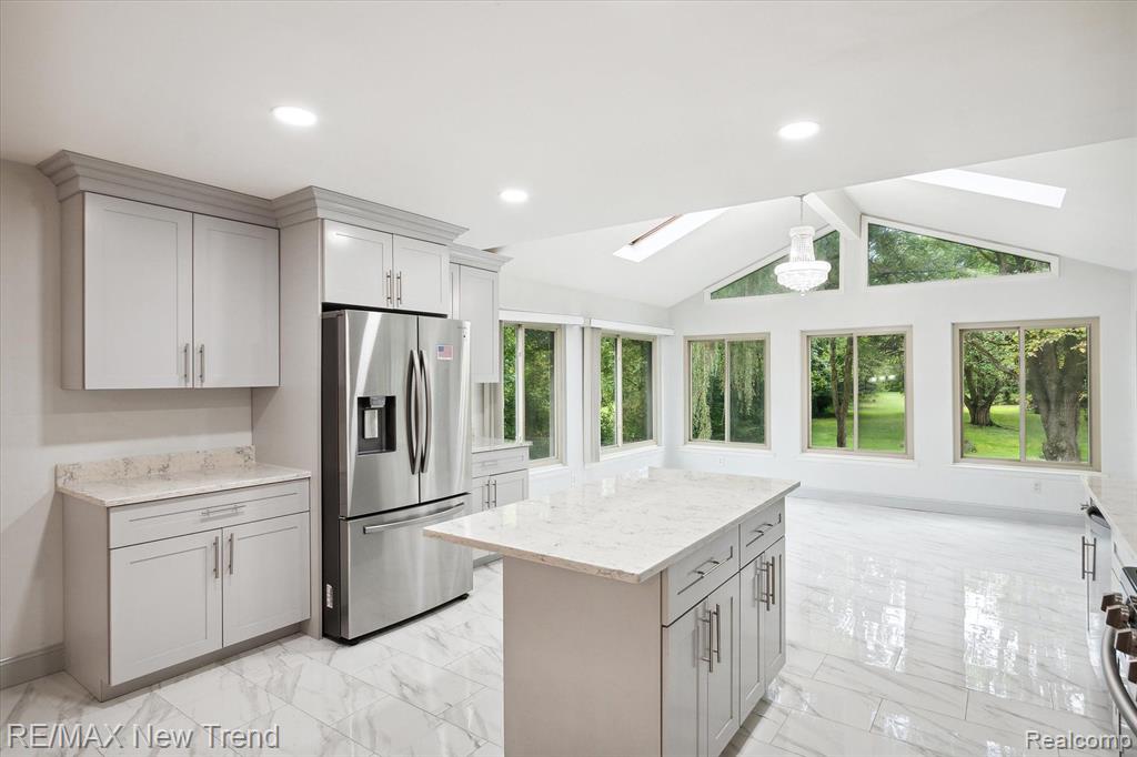 1347 Ruby Avenue Rochester Hills, MI 48309 - Photo 12 of 53
