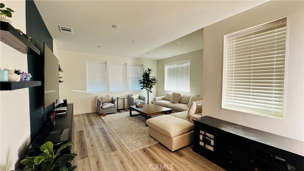 1416 Vigilant Carson, CA 90746 - Photo 3 of 14