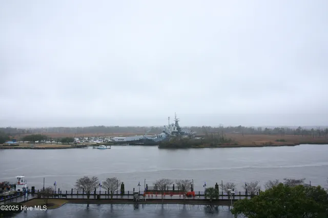 $1,950 | 10 Grace Street, Unit 605, Wilmington, NC 28401