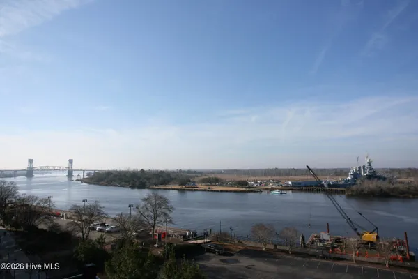 $1,750 | 10 Grace Street, Unit 605, Wilmington, NC 28401