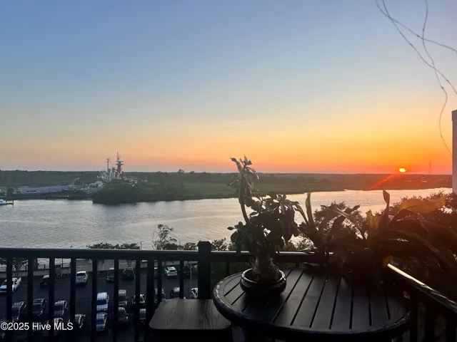 $1,850 | 10 Grace Street, Unit 605, Wilmington, NC 28401