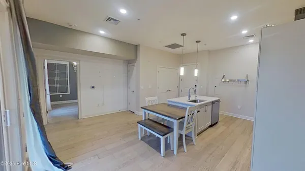 $1,750 | 10 Grace Street, Unit 605, Wilmington, NC 28401