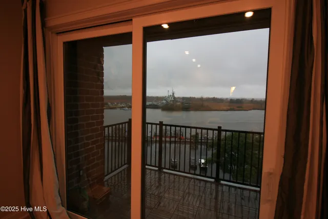 $1,950 | 10 Grace Street, Unit 605, Wilmington, NC 28401