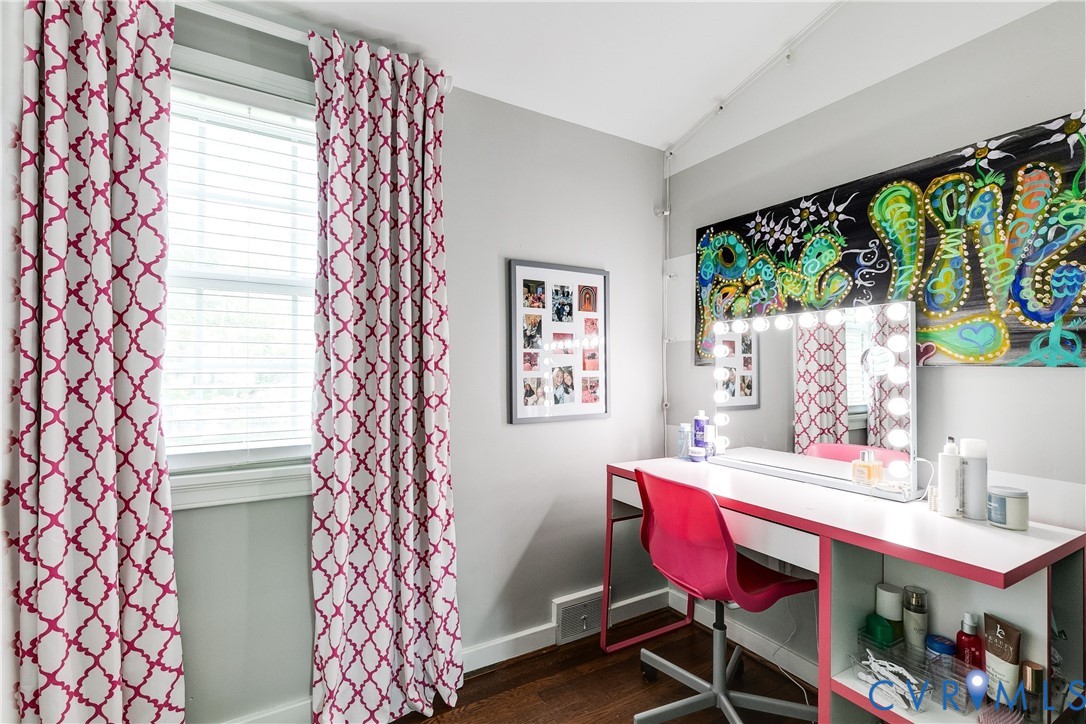 701 Devon Road Henrico, VA 23229 - Photo 25 of 47 2nd Floor Bedroom 4