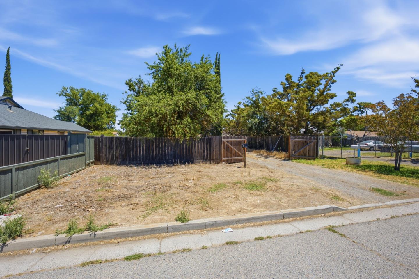 874 Hansen Avenue Merced, CA 95340 - Photo 6 of 28