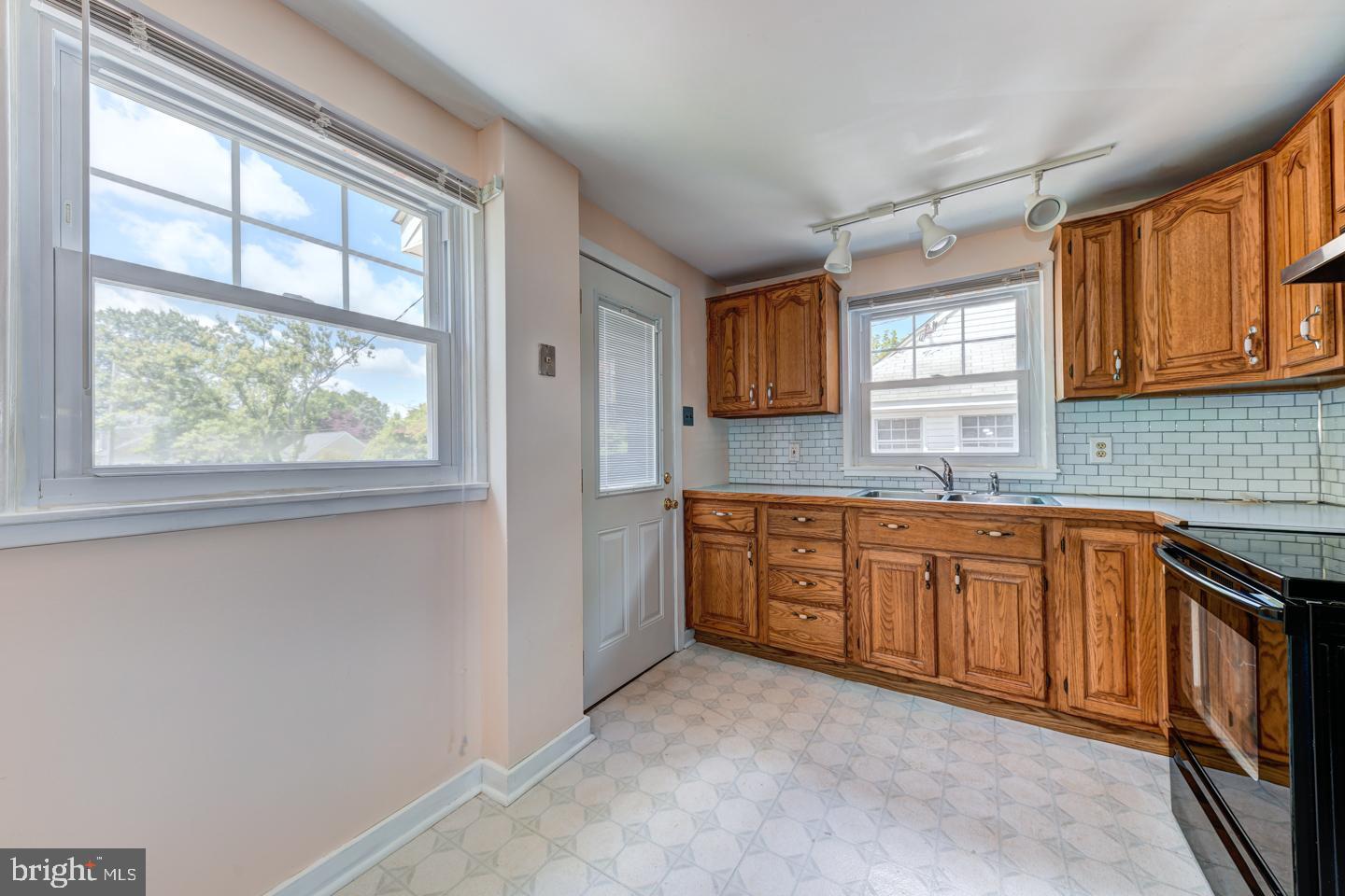 82 East Swamp Road Doylestown, PA 18901 - Photo 12 of 23 Gallery Image 12