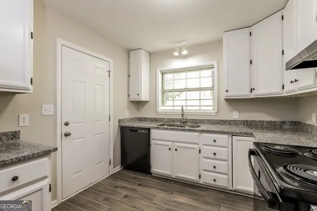 $1,800 | 4123 Hazel Nut Drive, Gainesville, GA 30507