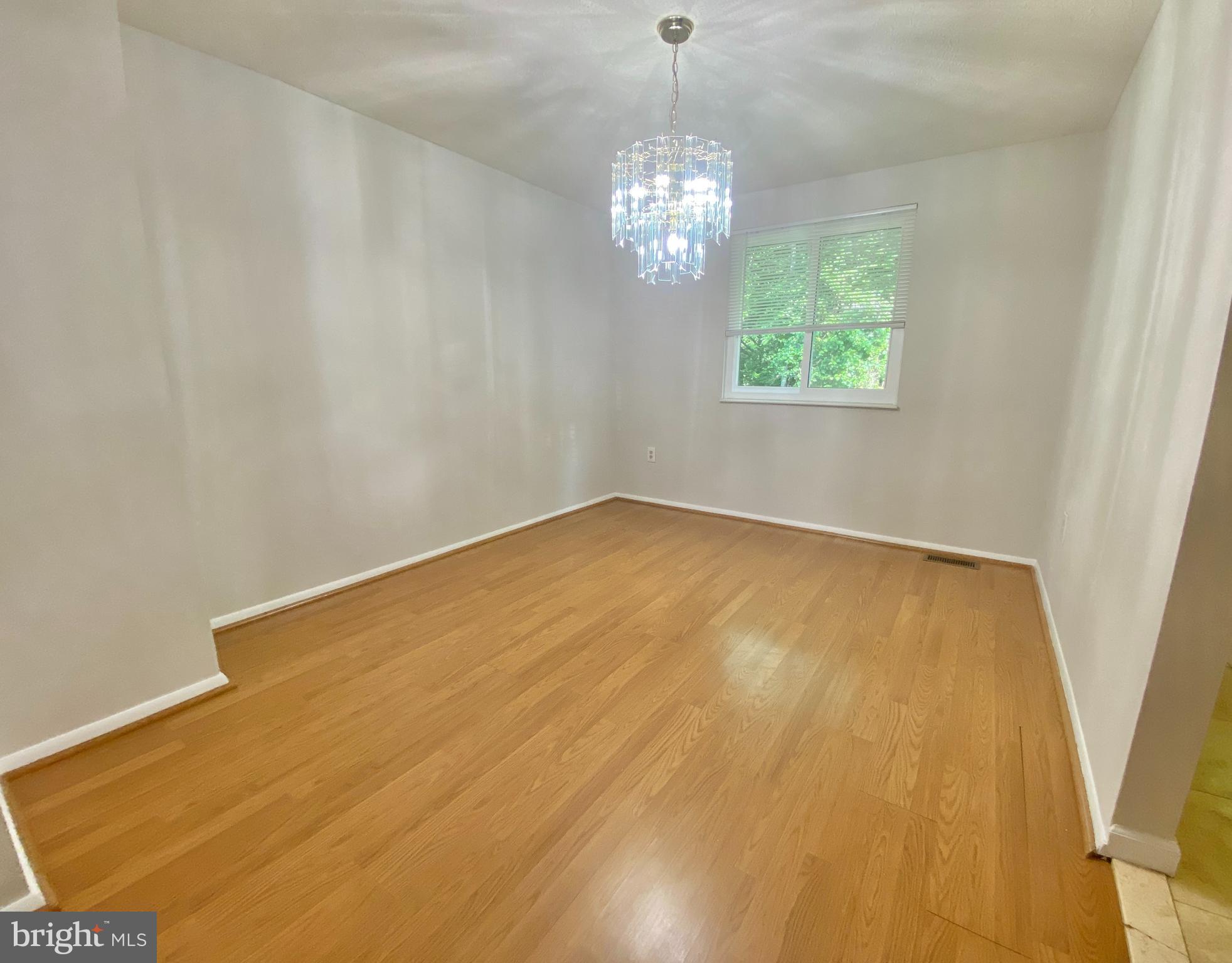6212 Hillside Road Springfield, VA 22152 - Photo 6 of 36 Large dining room