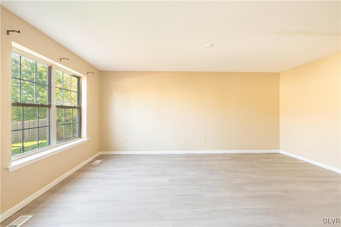 2512 Penns Ridge Boulevard Easton, PA 18040 - Photo 5 of 17 a view of an empty room with a window