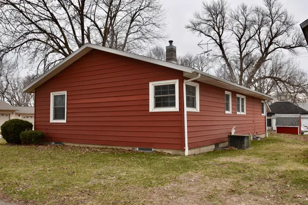 $199,000 | 748 Spruce Street, Ocheyedan, IA 51354