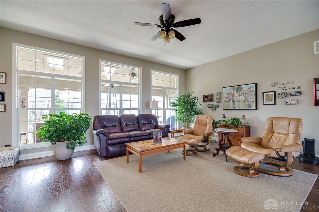 269 Crown Point Drive Dayton, OH 45458 - Photo 9 of 41 Gallery Image 9