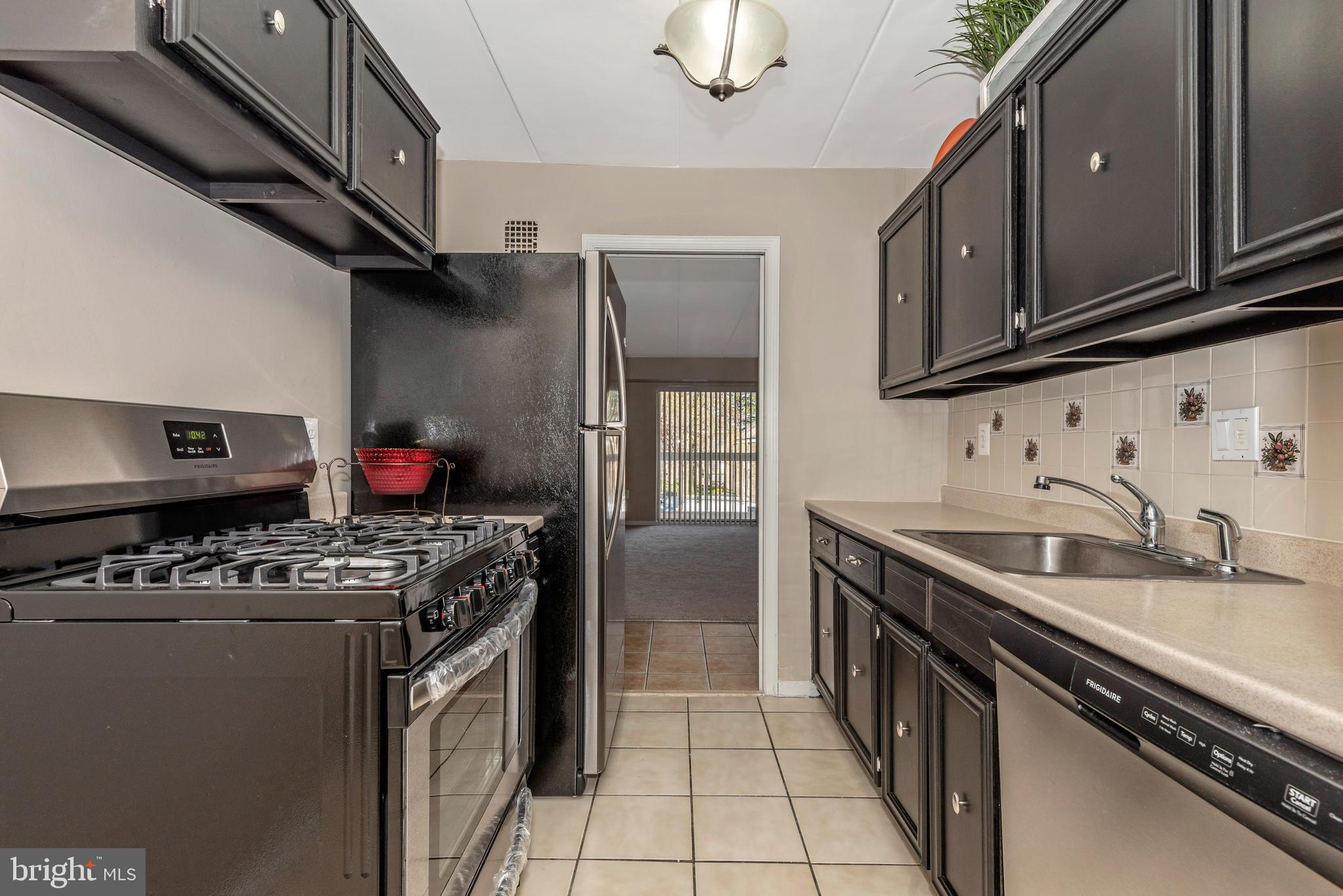 3232 Hewitt Avenue, Unit 12 Silver Spring, MD 20906 - Photo 12 of 38 Kitchen