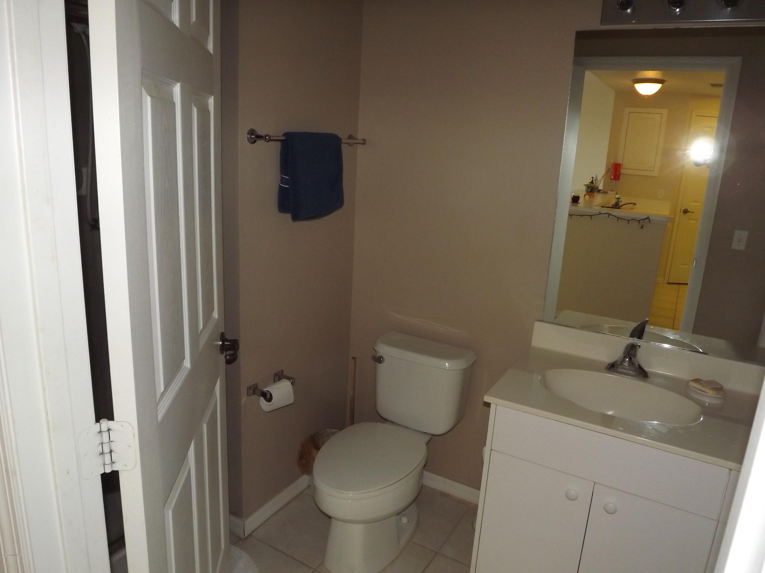 102 Riverside Drive, Unit 404 Cocoa, FL 32922 - Photo 13 of 29 Guest Bathroom