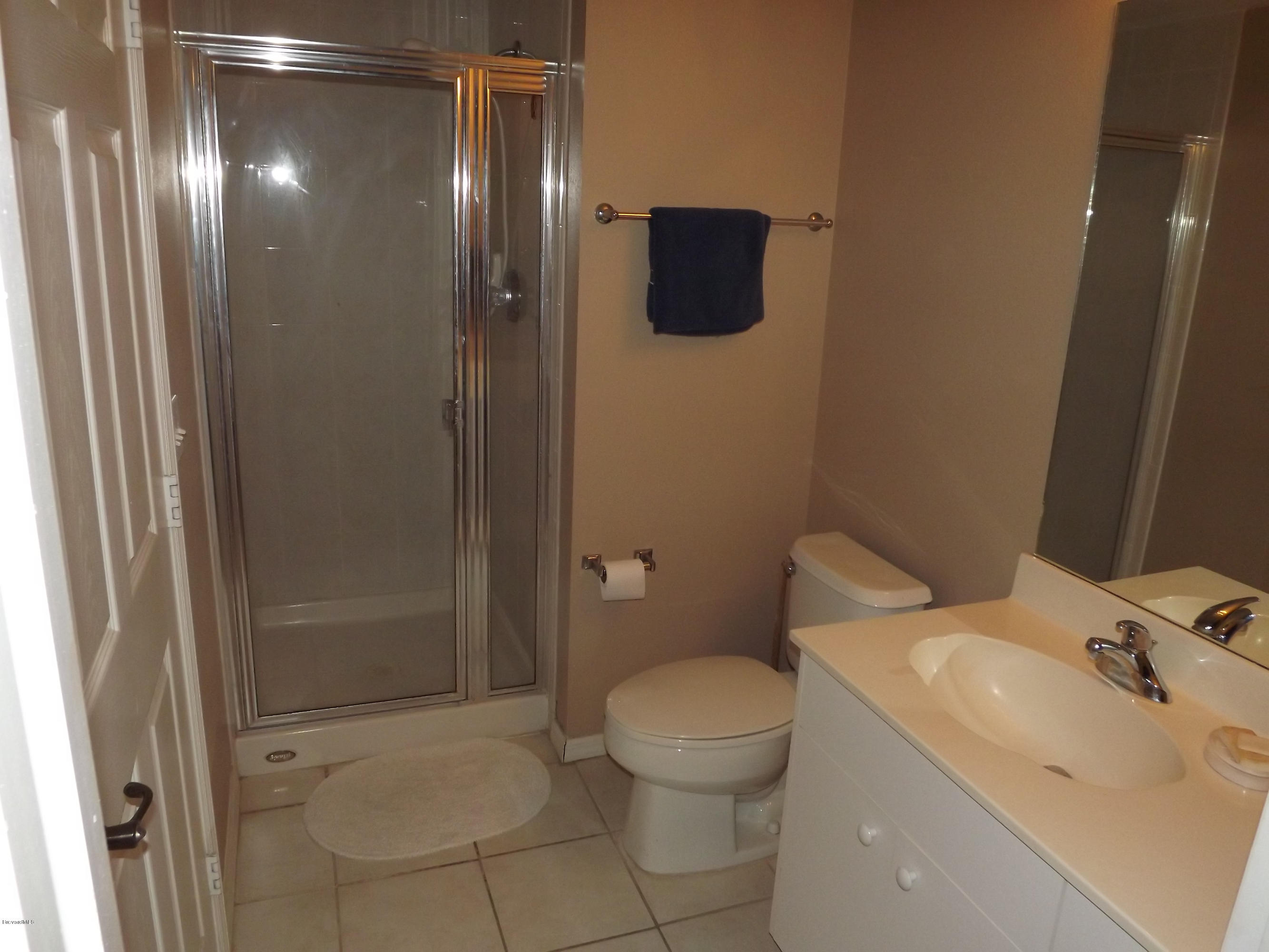 102 Riverside Drive, Unit 404 Cocoa, FL 32922 - Photo 14 of 29 Guest Bathroom