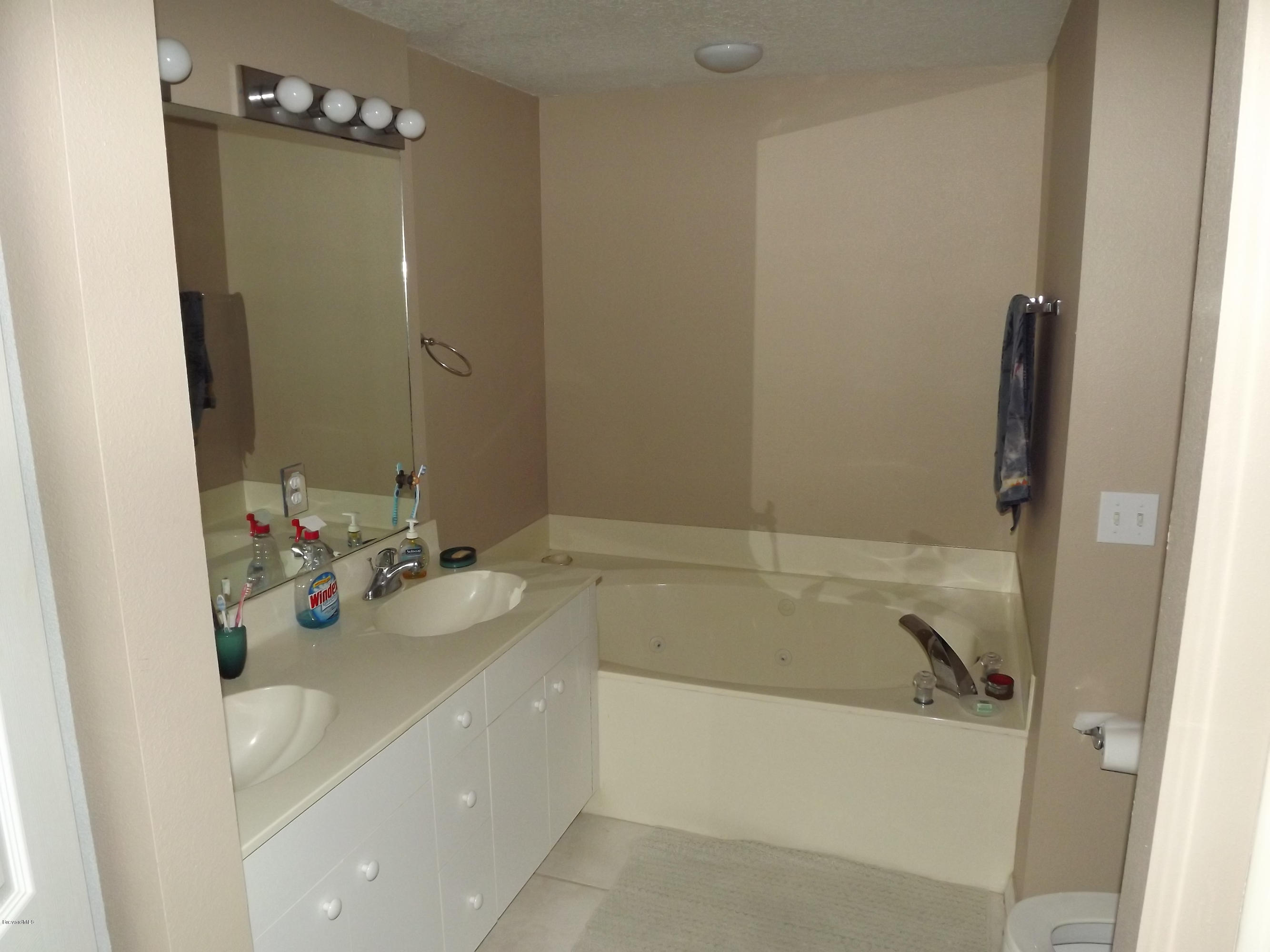 102 Riverside Drive, Unit 404 Cocoa, FL 32922 - Photo 19 of 29 Master Bathroom
