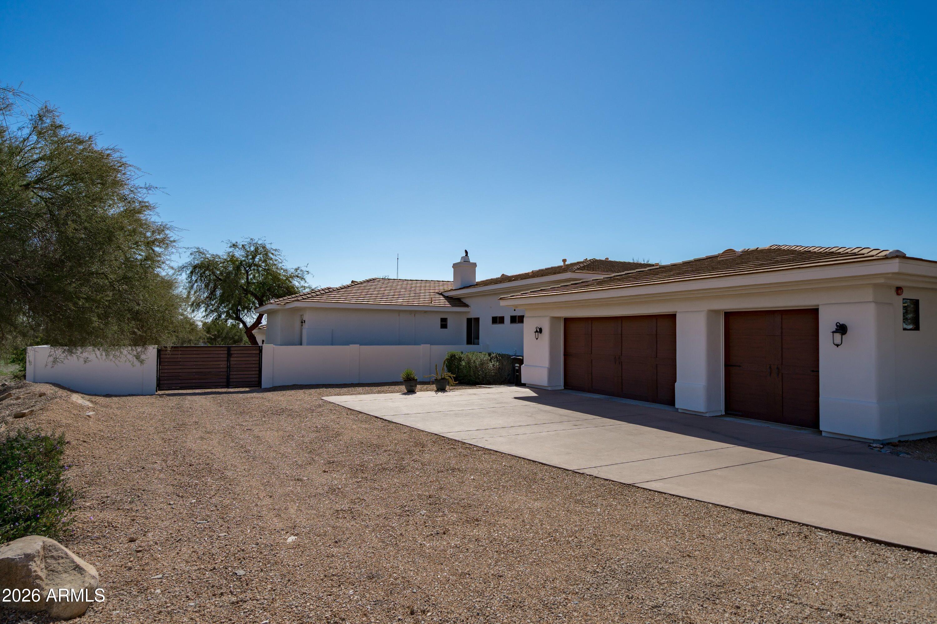 10800 East Cactus Road, Unit 7 Scottsdale, AZ 85259 - Photo 12 of 118 012-3 Car Garage and Gate