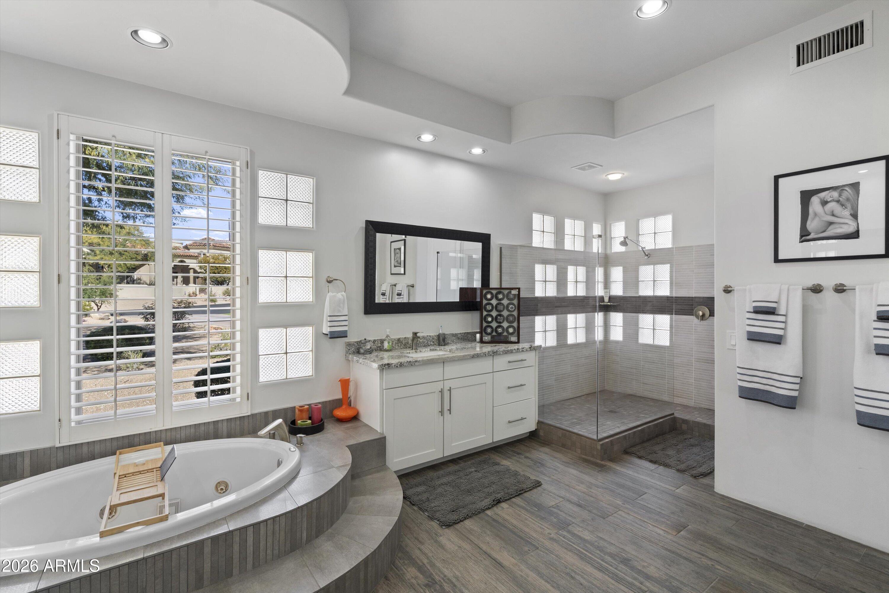 10800 East Cactus Road, Unit 7 Scottsdale, AZ 85259 - Photo 47 of 118 047-Primary Suite