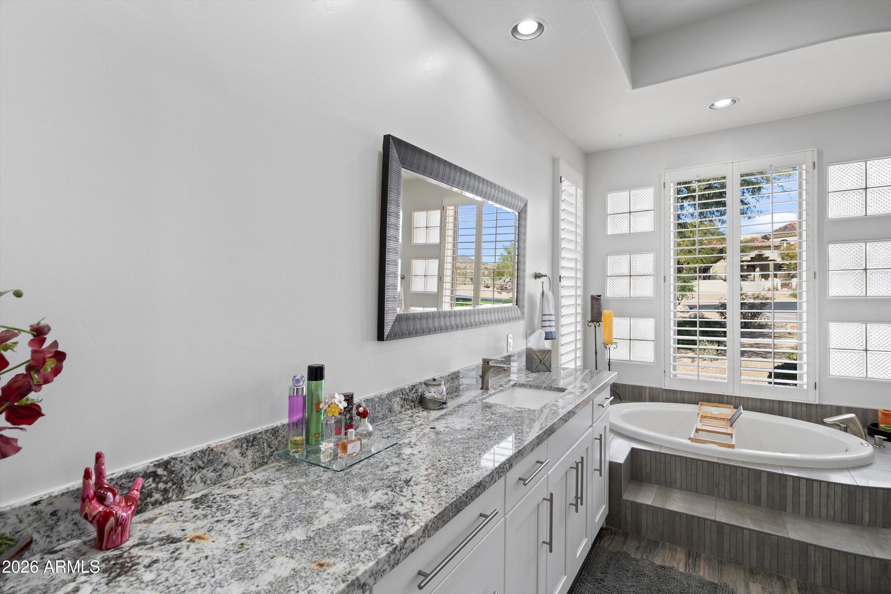 10800 East Cactus Road, Unit 7 Scottsdale, AZ 85259 - Photo 49 of 118 049-Primary Suite