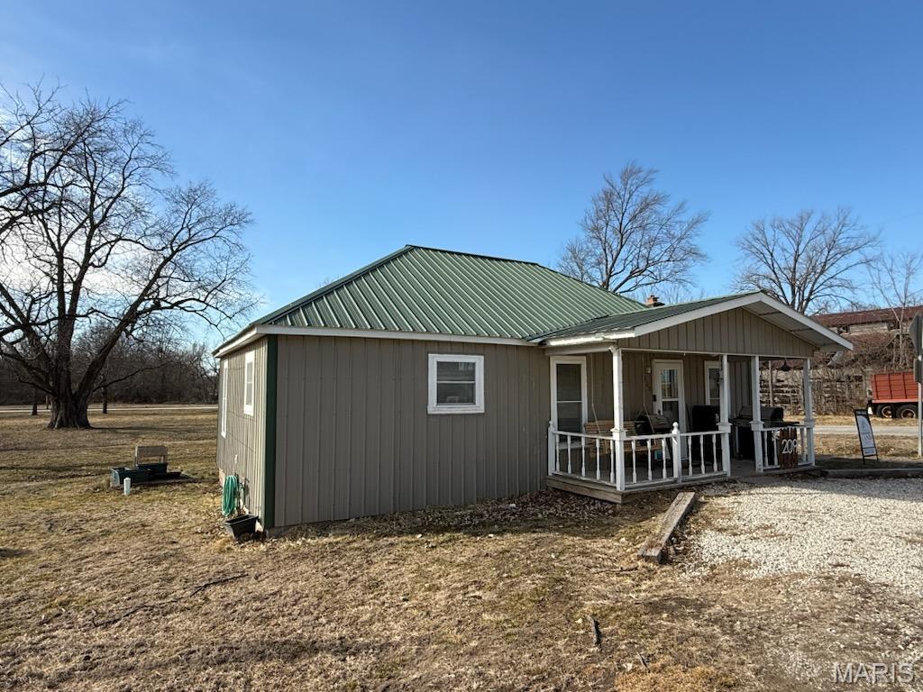 209 Snyder Avenue Novinger, MO 63559 - Photo 2 of 22