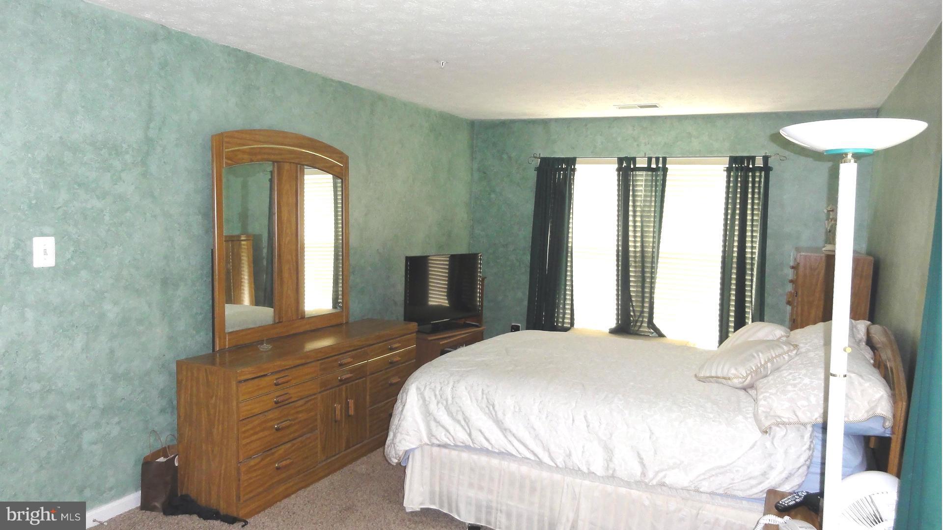 Bedroom (Master)