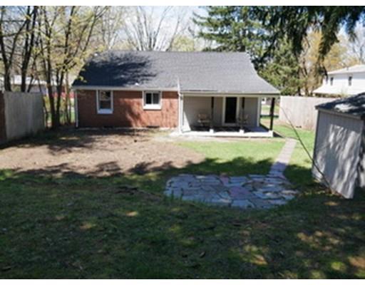 121 Roy Street Springfield, MA 01104 - Photo 2 of 6 Gallery Image 2