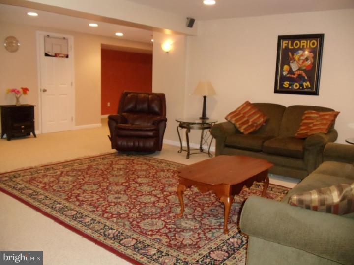 2924 Linda Lane Sinking Spring, PA 19608 - Photo 12 of 24 Gallery Image 12