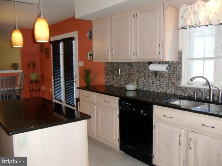 2924 Linda Lane Sinking Spring, PA 19608 - Photo 9 of 24 Gallery Image 9