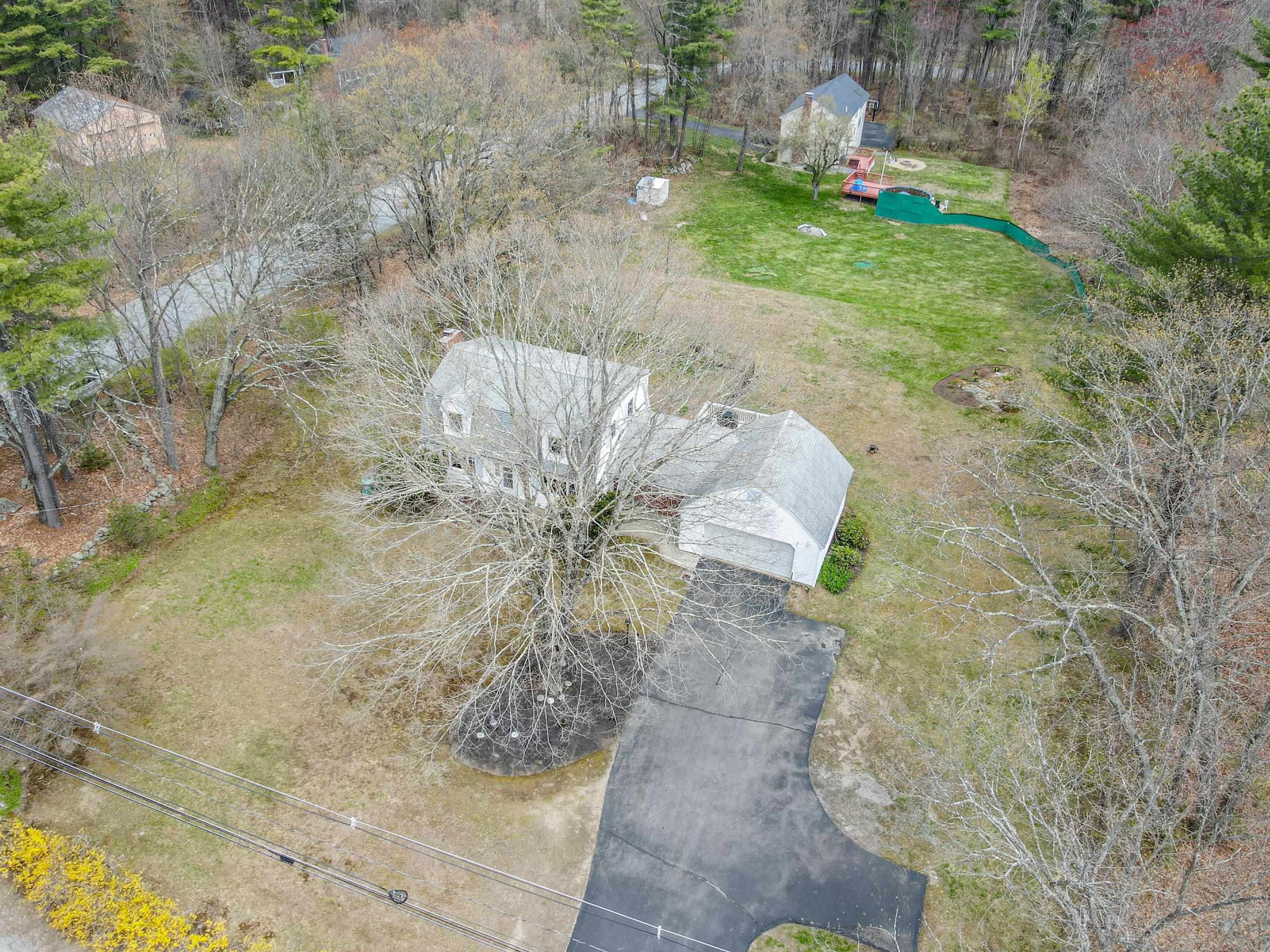 19 Dutton Road Pelham, NH 03076 - Photo 4 of 29