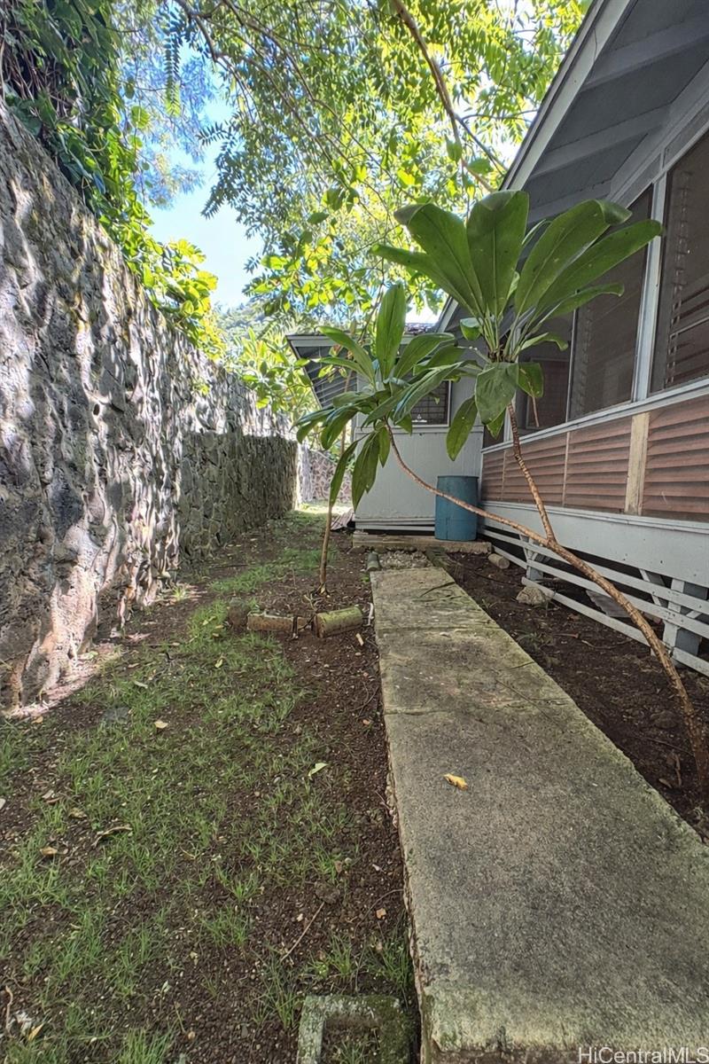 3606 Halekipa Place Honolulu, HI 96816 - Photo 7 of 9