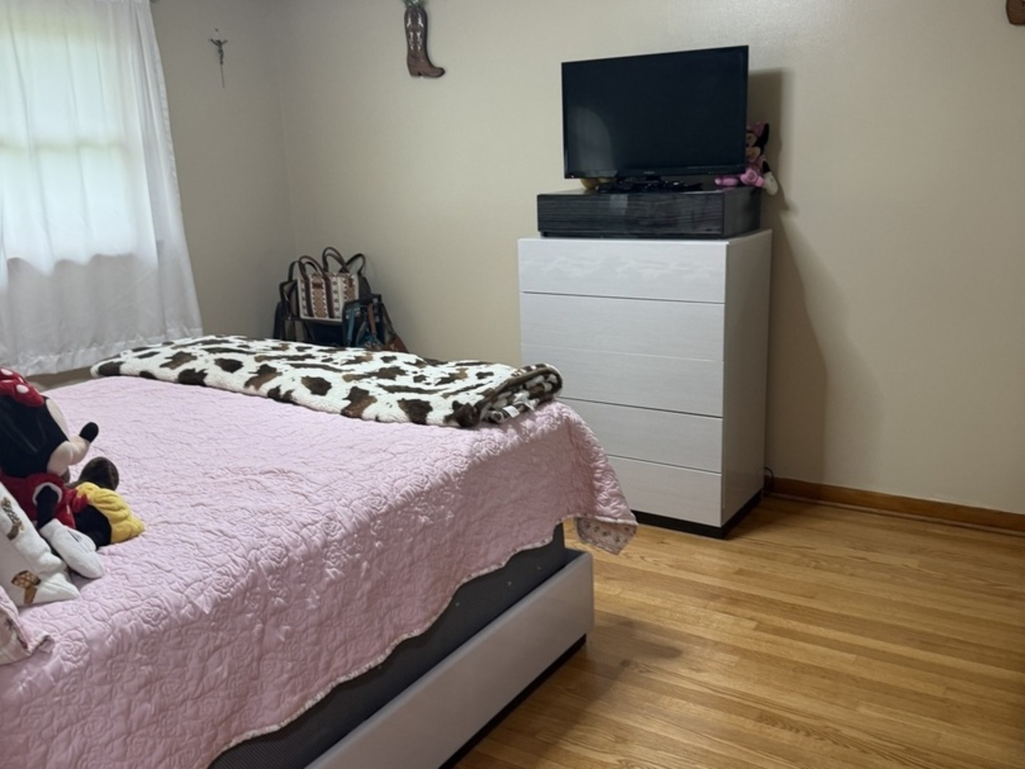 3763 153rd Street Midlothian, IL 60445 - Photo 13 of 17 a bedroom with a bed and a flat screen tv