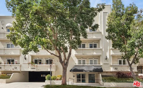 $5,900 | 12011 Goshen Avenue, Unit 102, Los Angeles, CA 90049
