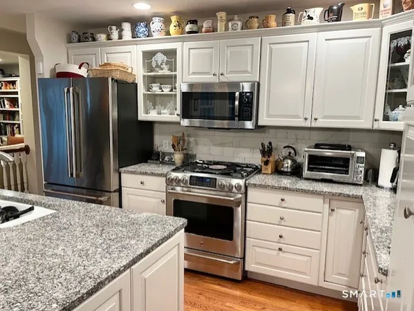 $1,300,000 | 16 Primrose Lane, Essex, CT 06426