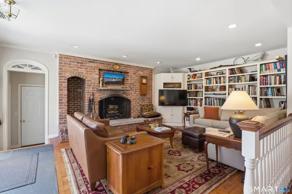 $1,300,000 | 16 Primrose Lane, Essex, CT 06426