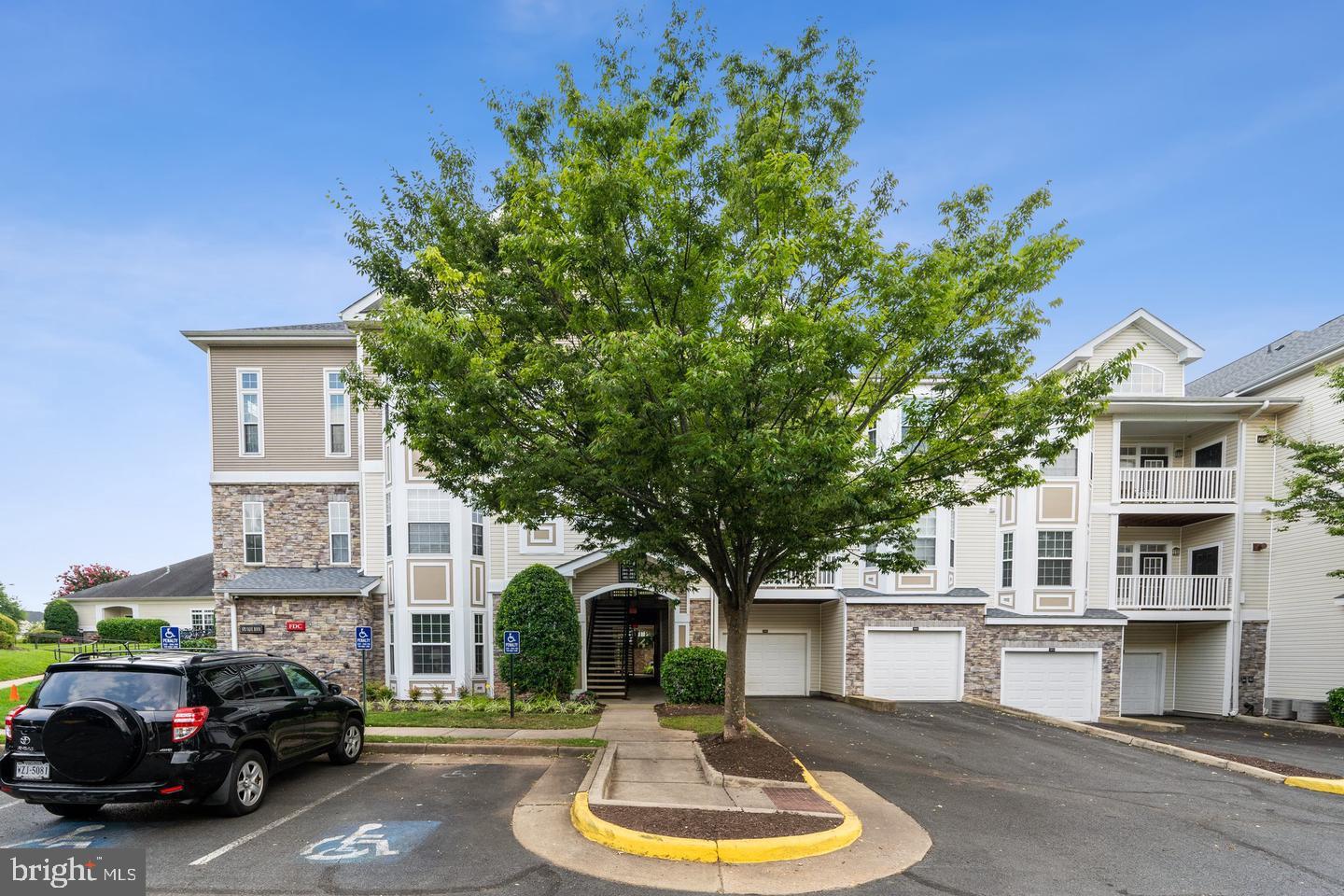 504 Sunset View Terrace Southeast, Unit 301 Leesburg, VA 20175 - Photo 20 of 57