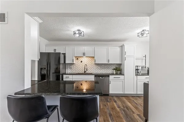 $289,900 | 2916 Sweet Briar Drive, Independence, MO 64057