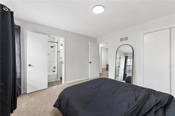 $289,900 | 2916 Sweet Briar Drive, Independence, MO 64057