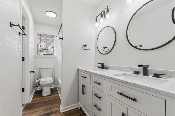 $289,900 | 2916 Sweet Briar Drive, Independence, MO 64057