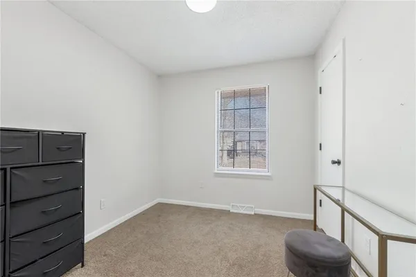 $289,900 | 2916 Sweet Briar Drive, Independence, MO 64057