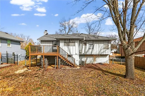 $289,900 | 2916 Sweet Briar Drive, Independence, MO 64057