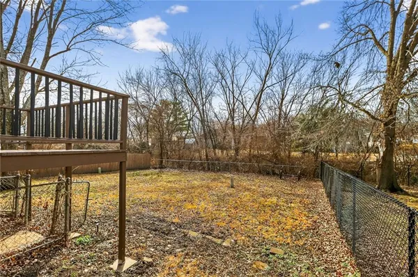 $289,900 | 2916 Sweet Briar Drive, Independence, MO 64057