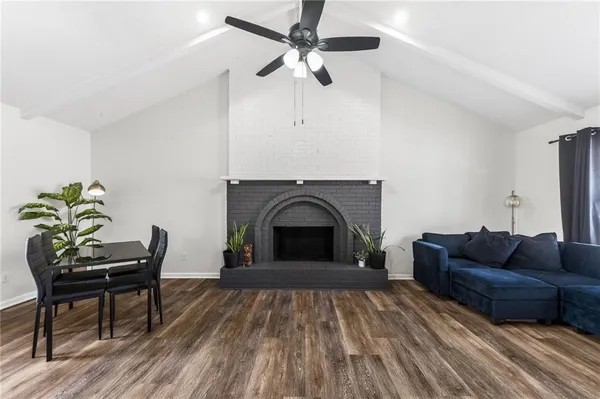 $289,900 | 2916 Sweet Briar Drive, Independence, MO 64057