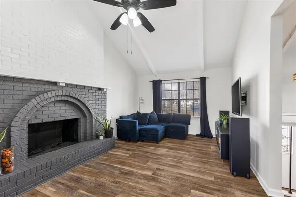 $289,900 | 2916 Sweet Briar Drive, Independence, MO 64057