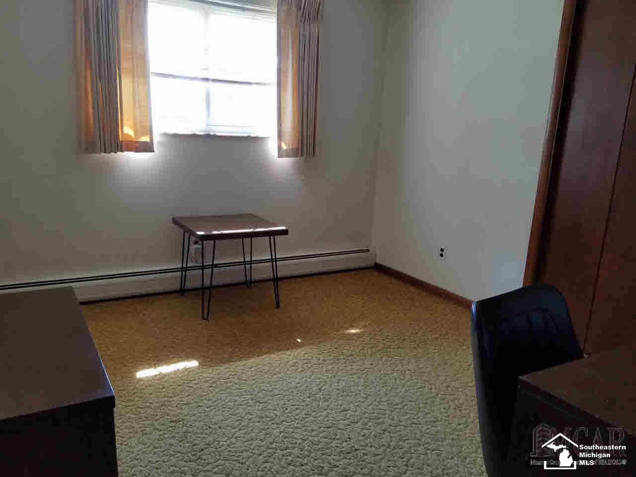 13883 Grafton Road Carleton, MI 48117 - Photo 13 of 18 21349998-12.JPG