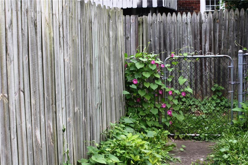 18 Rheams Avenue Pittsburgh, PA 15202 - Photo 13 of 14 Gallery Image 13