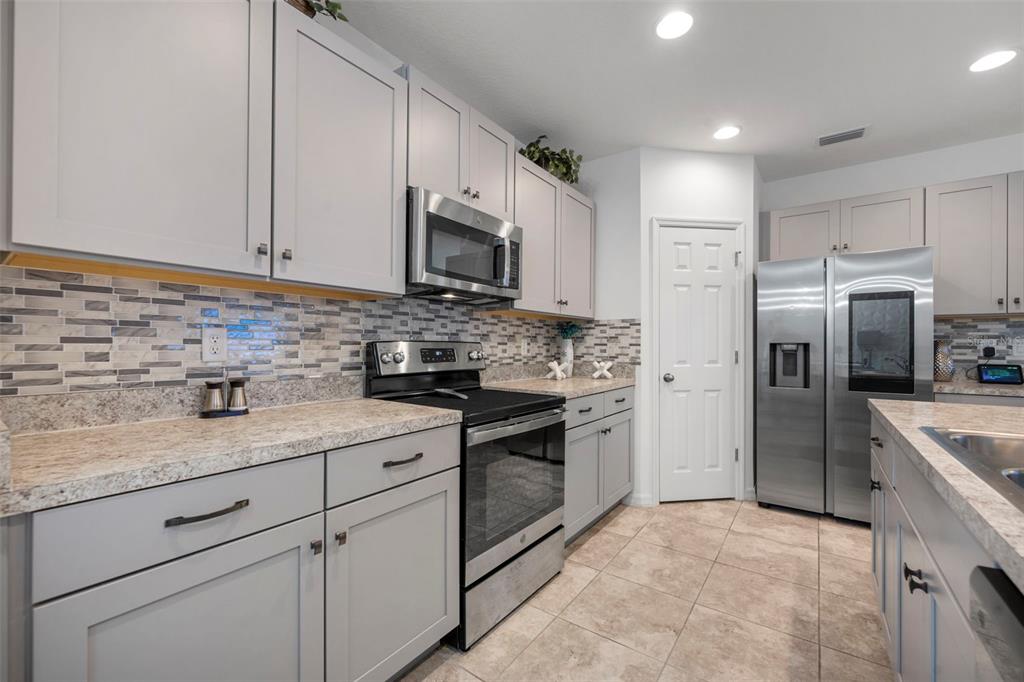 535 Darshire Avenue Eustis, FL 32736 - Photo 17 of 70