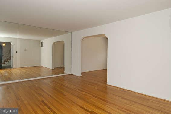 1205 Gresham Road Silver Spring, MD 20904 - Photo 6 of 30 Living Room