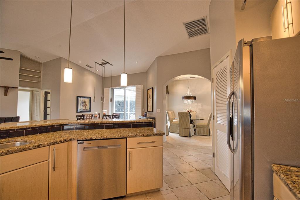 407 Rio Terra Venice, FL 34285 - Photo 11 of 35 Gallery Image 11