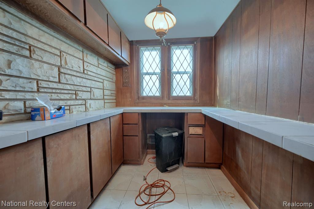 31000 Drake Road Farmington Hills, MI 48331 - Photo 10 of 29