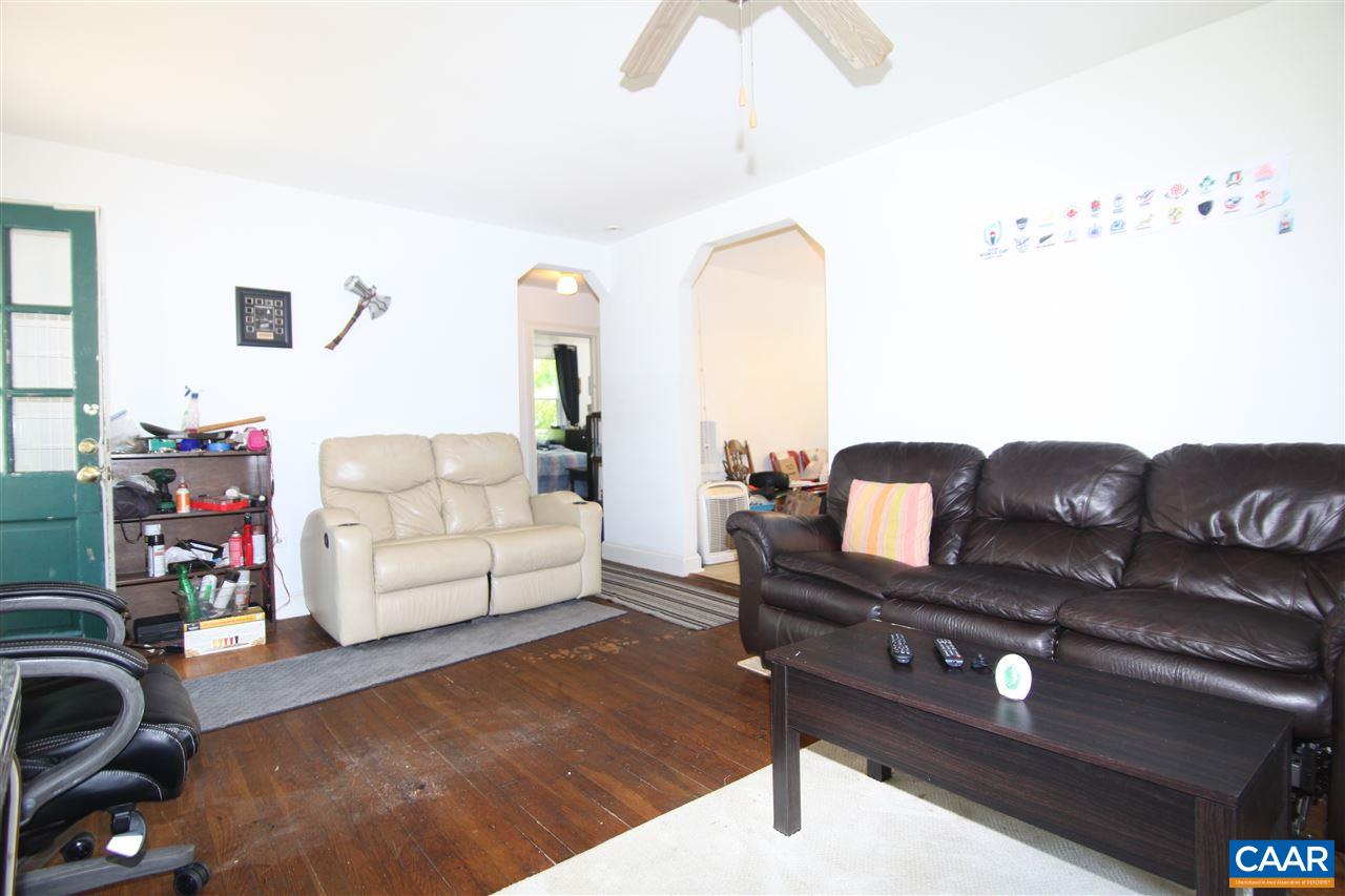 207 Shamrock Road Charlottesville, VA 22903 - Photo 3 of 18 Gallery Image 3