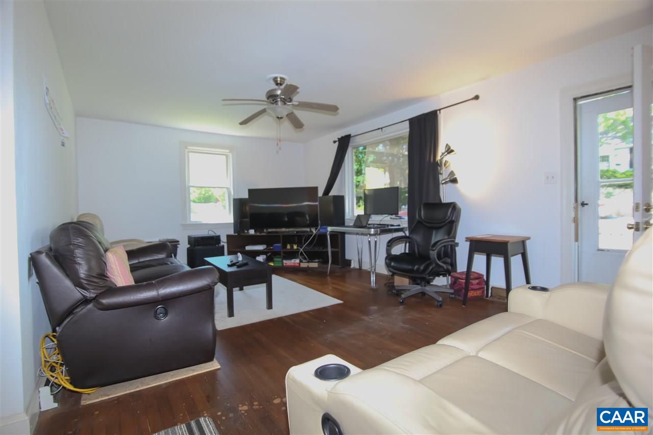 207 Shamrock Road Charlottesville, VA 22903 - Photo 4 of 18 Gallery Image 4